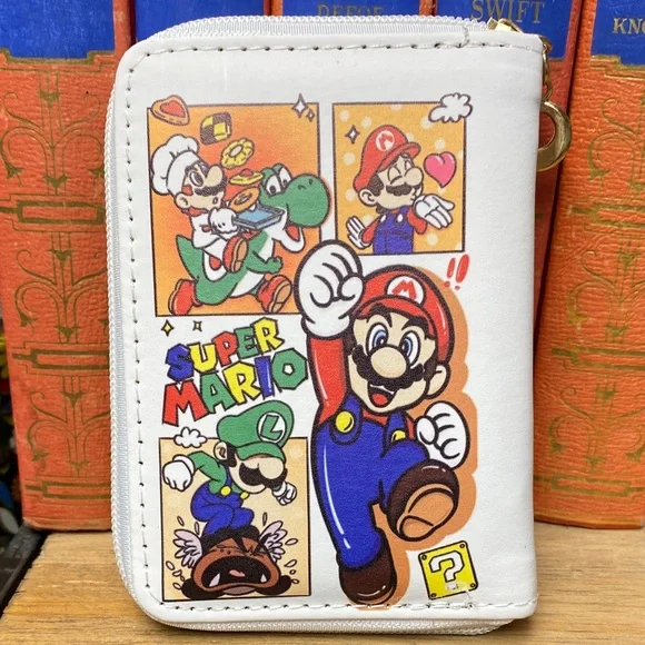 Super Mario White Zip Wallet - Picture 2 of 4